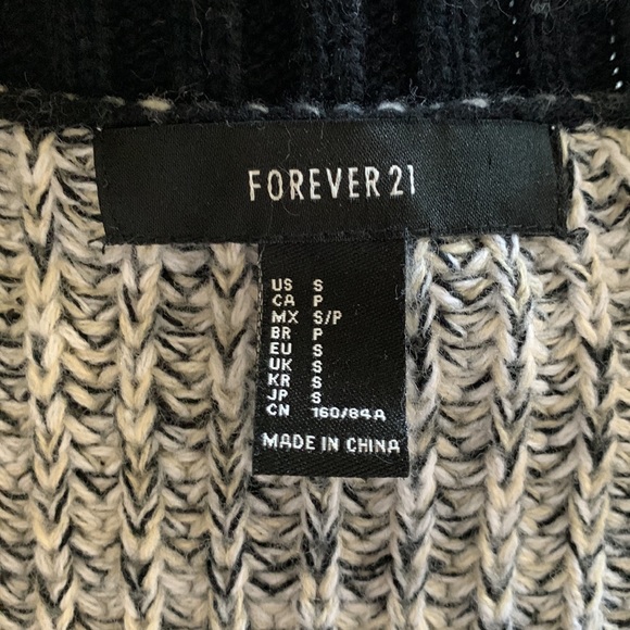 Women’s F21 Sweater - Picture 5 of 5